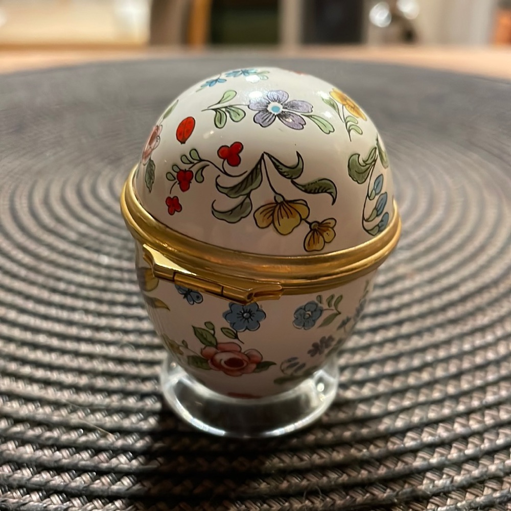 Tiffany egg